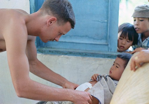 Bộ ảnh khác lạ về lính Mỹ ở Việt Nam - 14