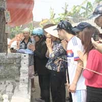 Tin tức trong ngày - Rắn "thần" động cả huyện