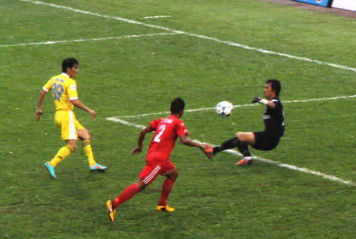 Khi SLNA "cháy hết mình" trong chiều mưa - 2