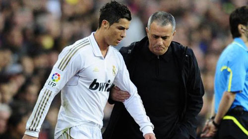 Chelsea - Mourinho: Bom tấn Ronaldo - 1
