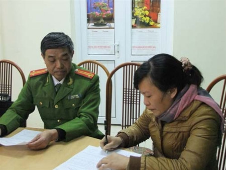 Quan tài sản phụ diễu phố: Khởi tố BS và hộ sinh - 2