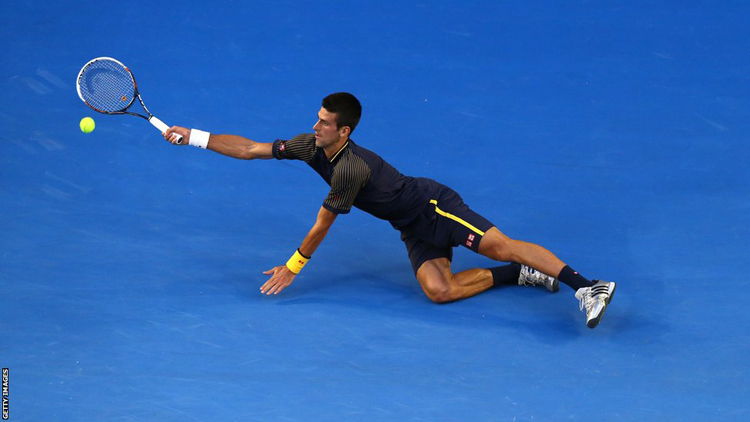 Novak Djokovic bay người cứu bóng trong trận thắng Andy Murray tại chung kết Australian Open. Đây là chức vô địch Grand Slam duy nhất của tay vợt người Serbia trong năm 2013. Nole thua Rafael Nadal trong trận chung kết Roland Garros, bị Murray đánh bại trong trận chung kết Wimbledon trước khi gục ngã tiếp trước Nadal ở chung kết US Open.
