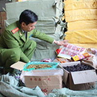 Thị trường - Tiêu dùng - Bánh kẹo dởm tràn vào Thủ đô