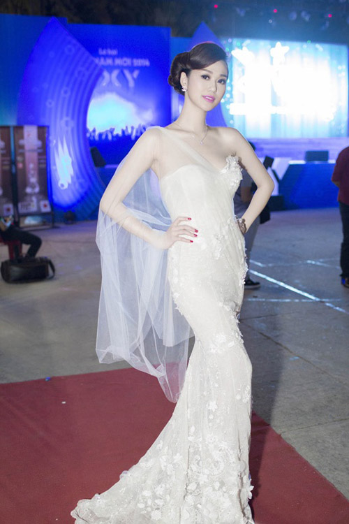 Ngắm mỹ nhân Việt rực lửa đón Xuân 2014 - 8