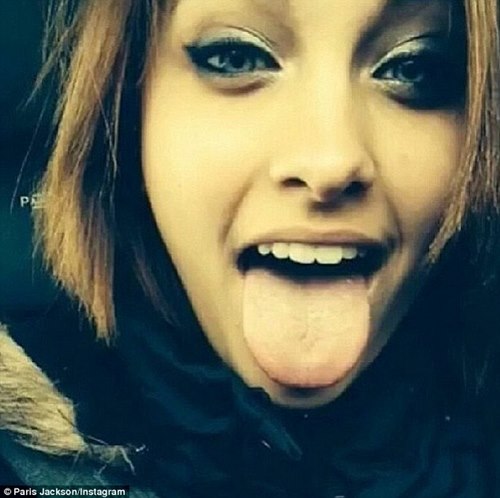 Sau tự tử, Paris Jackson đón năm mới ở nhà - 4