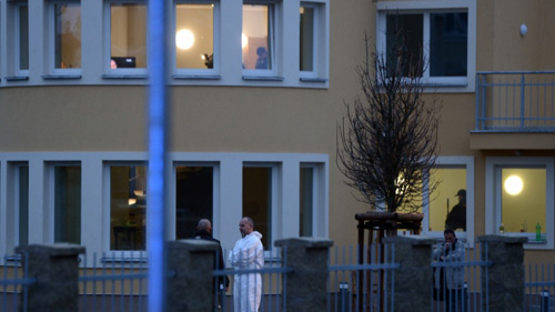 Séc: Két sắt phát nổ, đại sứ Palestine tử nạn - 2