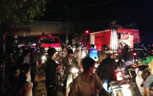 Cháy lớn công ty gỗ gần cao tốc mới khánh thành - 3