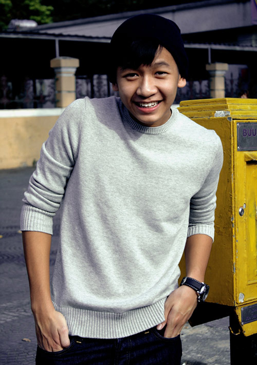 Hotboy 16 tuổi tung ảnh mắt hí gây sốt - 7