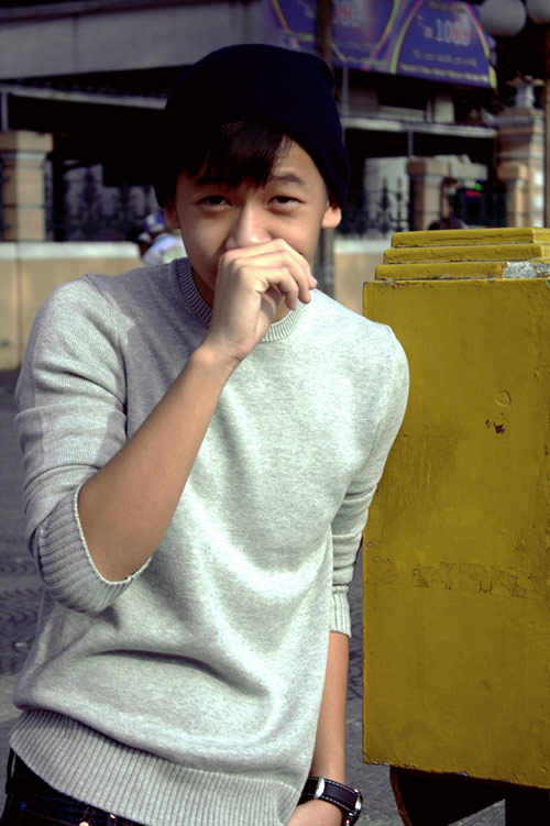 Hotboy 16 tuổi tung ảnh mắt hí gây sốt - 8