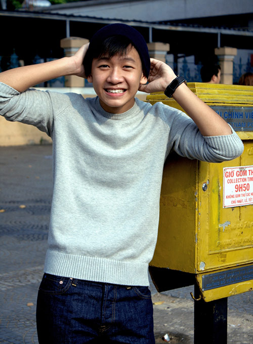 Hotboy 16 tuổi tung ảnh mắt hí gây sốt - 9