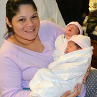 Phi thường - kỳ quặc - Cặp sinh đôi chào đời 2 năm khác nhau