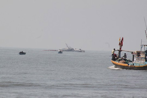 Bình Thuận: Chìm tàu khách lúc rạng sáng - 1