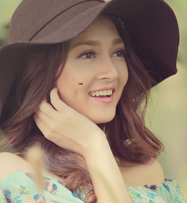 Không sở hữu giọng hát quá cuốn hút nhưng bù lại Bảo Anh lại nổi bật nhờ vẻ đẹp như búp bê Tây.
