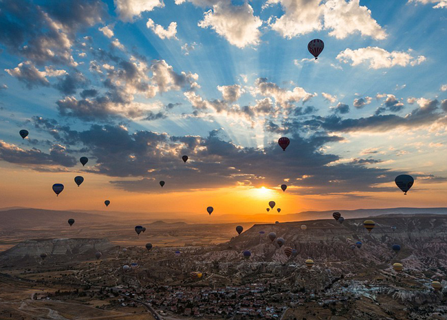 Cappadocia được biết đến là một trong những địa điểm du lịch khinh khí cầu tốt nhất thế giới.
