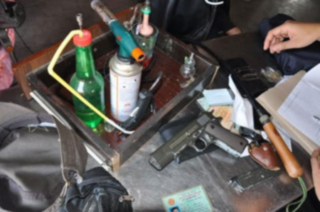 Nhà chủ quán nhậu trữ toàn súng, đạn - 3