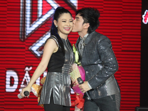 Thanh Thảo hôn Mr. Đàm say đắm - 5