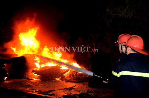 100 người quần nhau với giặc lửa trong đêm - 2