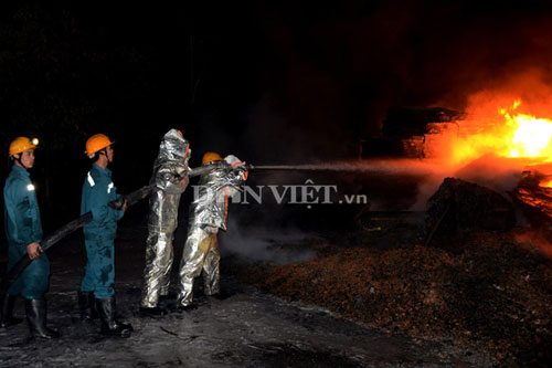 100 người quần nhau với giặc lửa trong đêm - 3