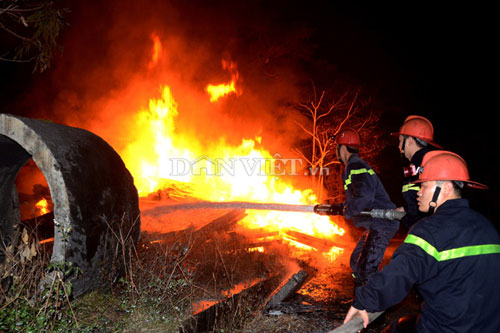 100 người quần nhau với giặc lửa trong đêm - 5