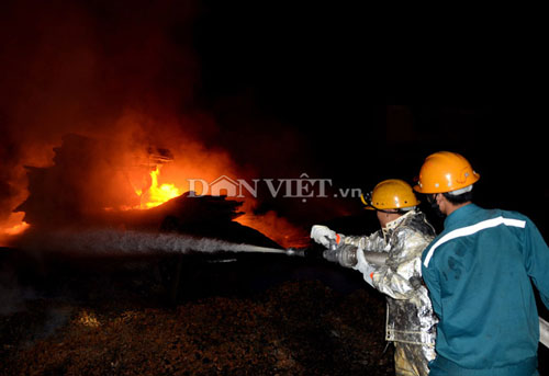 100 người quần nhau với giặc lửa trong đêm - 6