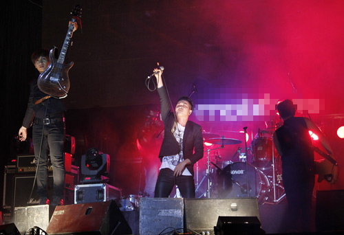 “Chảo lửa” Cần Thơ cuồng say với RockStorm - 7