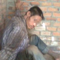 Tin tức trong ngày - Người đàn ông 10 năm sống kiếp "người rừng"