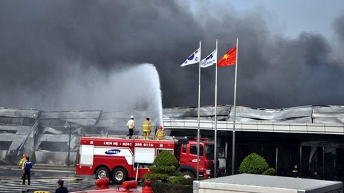 Cháy lớn ở KCN Yên Phong, Bắc Ninh - 1