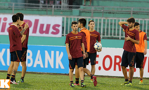 U19 VN-U19 AS Roma: Tìm cách phá bê-tông Ý - 1