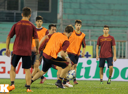 U19 VN-U19 AS Roma: Tìm cách phá bê-tông Ý - 2