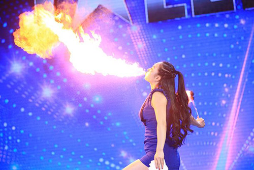 Cô gái thổi ra lửa gây sốt China’s Got Talent - 2