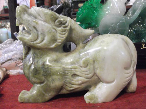 Đồ phong thủy ngựa "sốt sình sịch" trước Tết - 2