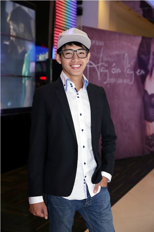 Diệp Lâm Anh nức nở bên mẹ - 4