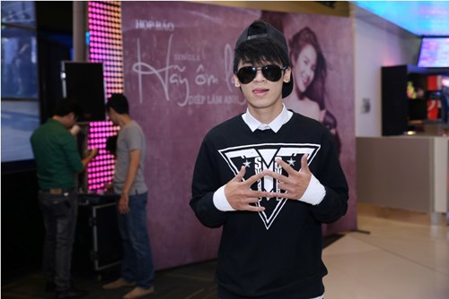 Diệp Lâm Anh nức nở bên mẹ - 5