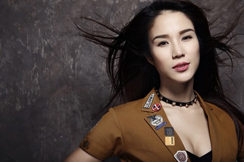 Diệp Lâm Anh nức nở bên mẹ - 6