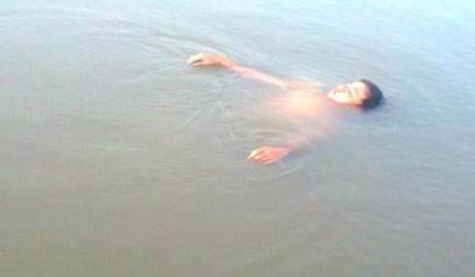 Bí ẩn khả năng "người cá" của cậu bé 15 tuổi - 2