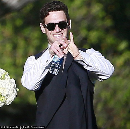 Sao The Hangover rước mỹ nhân về dinh - 7