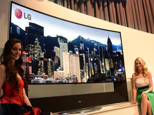 LG tung Tivi màn hình cong đầu tiên trên thế giới - 1