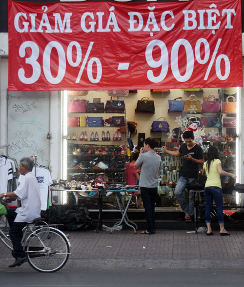 2013: Thời trang Việt “được mùa” giảm giá! - 1