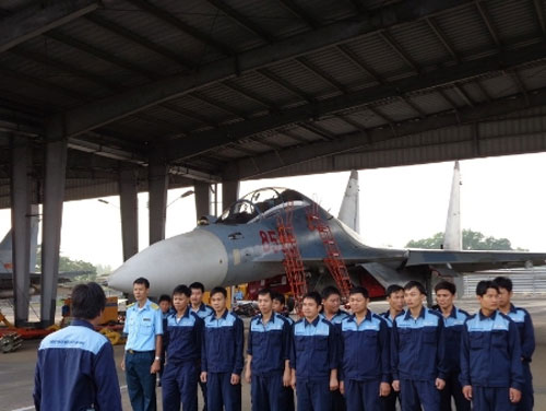 Oai hùng Su 30MK2 của VN diễn tập bắn ném - 10