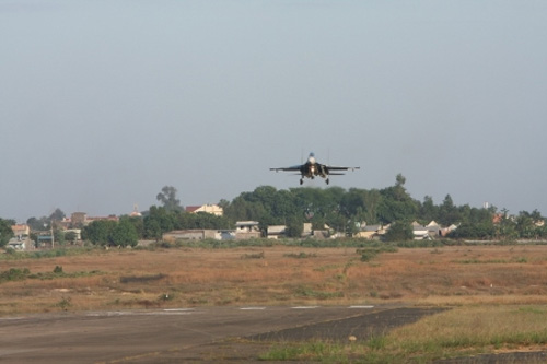 Oai hùng Su 30MK2 của VN diễn tập bắn ném - 15