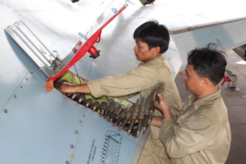 Oai hùng Su 30MK2 của VN diễn tập bắn ném - 9