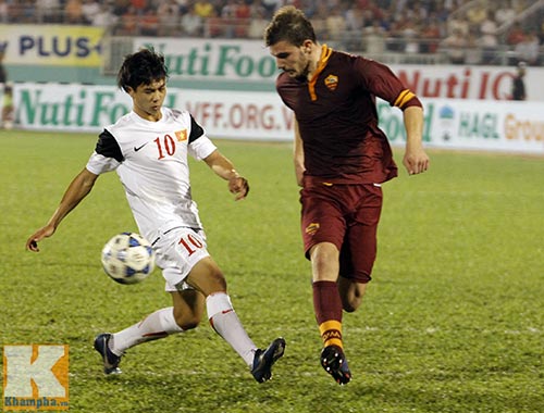 HLV U19 Nhật Bản đưa U19 VN "lên mây" - 2