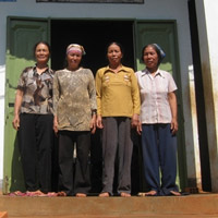 Tin tức trong ngày - Nỗi buồn xóm… không chồng