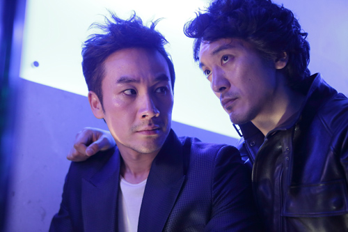 Lật mặt những chiêu trò sao Kbiz - 2