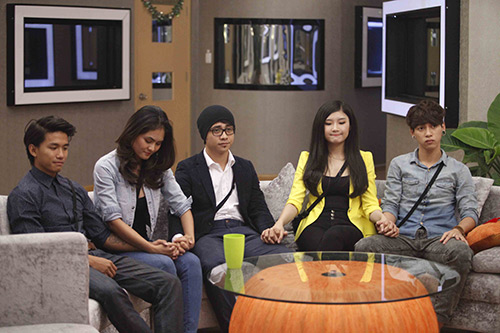 "Cô gái nude" có cơ hội nhận giải 2 tỷ - 1