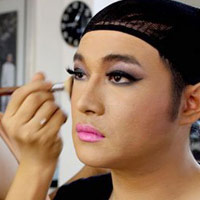 Ca nhạc - MTV - 3 lần Minh Quân giả gái đại náo Vbiz