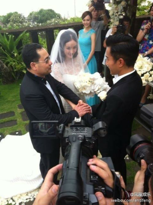 Nụ hôn, nước mắt hạnh phúc Dương Mịch ngày cưới - 9