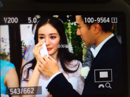 Nụ hôn, nước mắt hạnh phúc Dương Mịch ngày cưới - 7