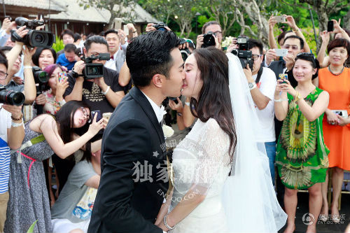 Nụ hôn, nước mắt hạnh phúc Dương Mịch ngày cưới - 3