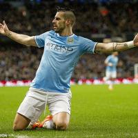 Bóng đá - Video: Bàn thắng "điện xẹt" của Man City